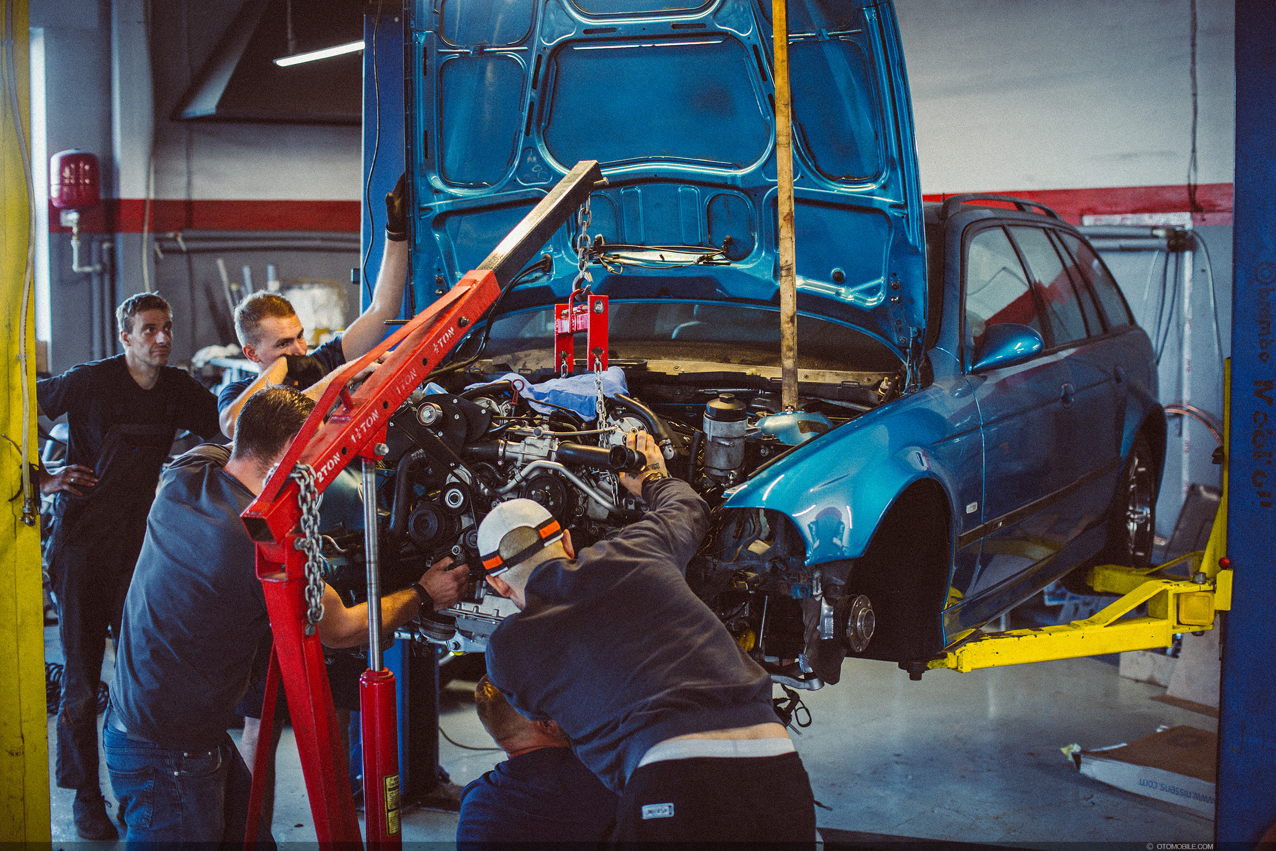 BMW M5 E39 Touring Wide-Body ESS Supercharged "Individual Program Atlantis Metallic with Titanic Blau interior. S62 Motor Install with sleeves, balanced crankshaft, balanced piston rods and custom balanced pistons. Workshop @Driftdarbnica, Riga, Latvia