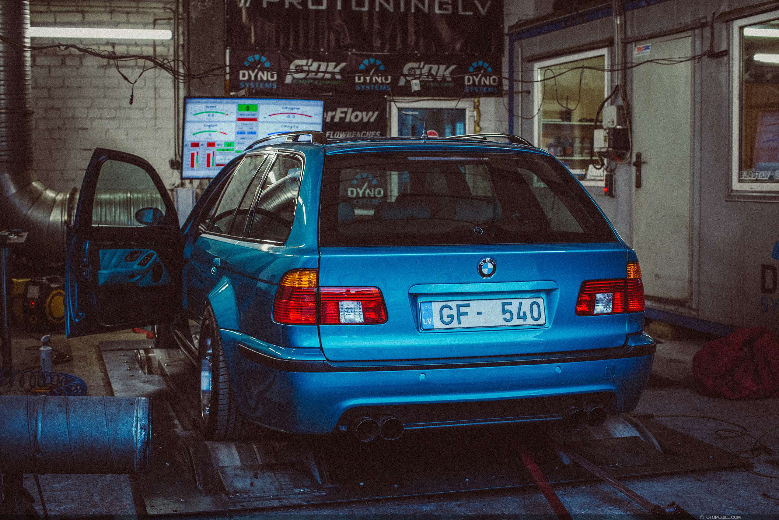 BMW M5 E39 Touring Wide-Body ESS Supercharged "BMW Individual Program" 1 of 7 Atlantis Metallic with 1 of 1 Titanic Blau interior. Dyno tune at Dyno Systems, Riga, Latvia on a Superflow Dyno.